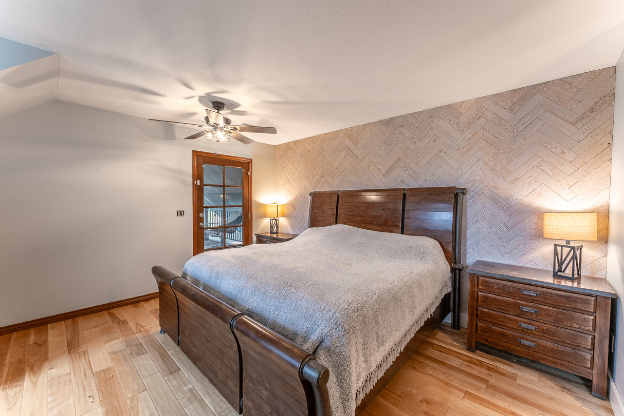 Herringbone Wood Wall Planks – Pearl